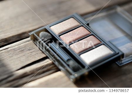 Beige eyeshadow in a plastic case Beige eyeshadow in a plastic case 134978657