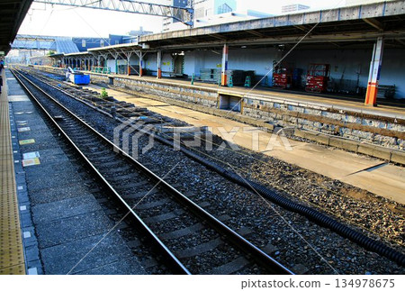Demolition work is underway to elevate the tracks... Kasukabe Station, old platform 1 Demolition work is underway to elevate the tracks... Kasukabe Station, old platform 1 134978675