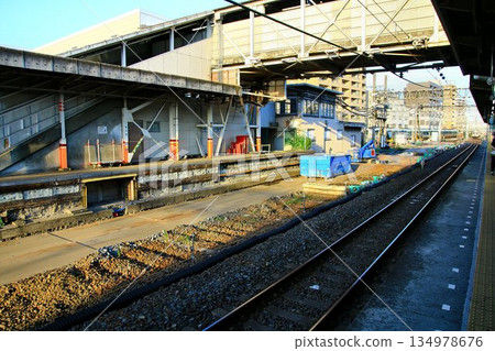 Demolition work is underway to elevate the tracks... Kasukabe Station, old platform 1 134978676