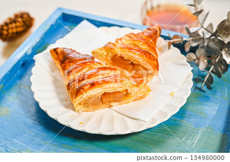 Homemade sweets: pear pie 134980000