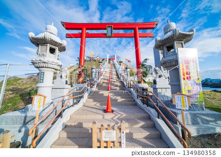 青森縣羽島神社新年冬季景色 134980358
