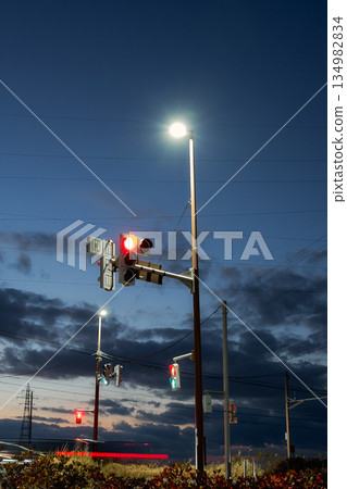 Red light and green pedestrian light 134982834