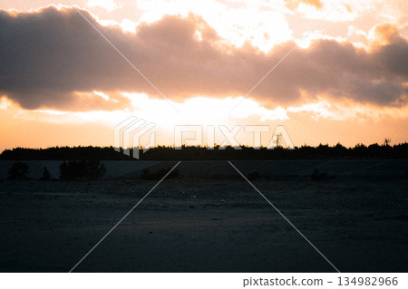 冬日夕陽灑滿山 冬日夕陽灑滿山 134982966