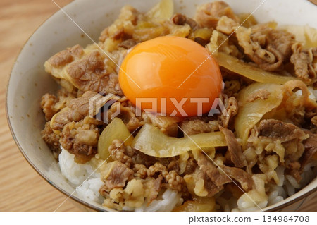 牛肉飯和雞蛋 牛肉飯和雞蛋 134984708