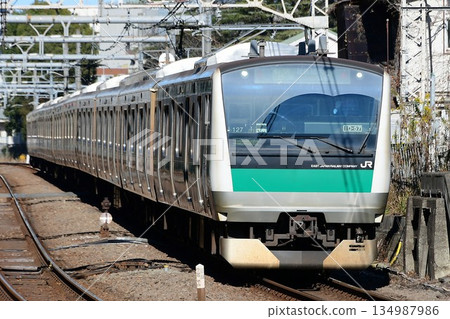 E233 series 7000 series Hae127 train on the Saikyo Line, direct to the Sotetsu Line, bound for Ebina E233 series 7000 series Hae127 train on the Saikyo Line, direct to the Sotetsu Line, bound for Ebina 134987986