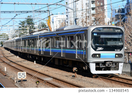 東京濱海地區快速交通70000系列Z2列車,直達臨海線,位於埼京線內 東京濱海地區快速交通70000系列Z2列車,直達臨海線,位於埼京線內 134988545