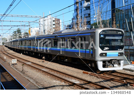 Tokyo Waterfront Area Rapid Transit 70-000 series Z2 train, direct to the Rinkai Line, within the Saikyo Line Tokyo Waterfront Area Rapid Transit 70-000 series Z2 train, direct to the Rinkai Line, within the Saikyo Line 134988548