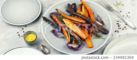 Healthy root vegetables. 134991304
