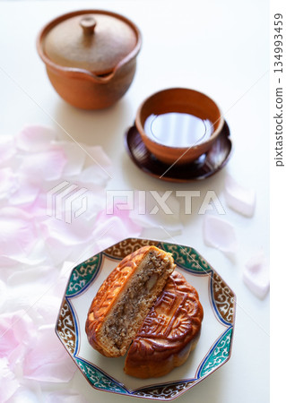 Wu Ren Mooncake, a traditional Chinese baked confectionery 134993459