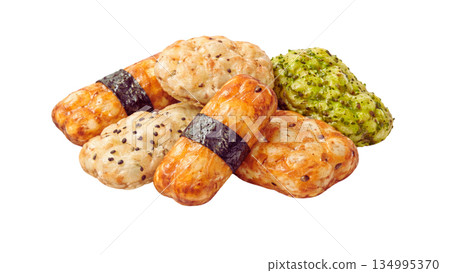 Colored pencil illustration of rice crackers 134995370
