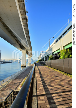 東京台場首都高速公路海灣線有明交會處 134995797