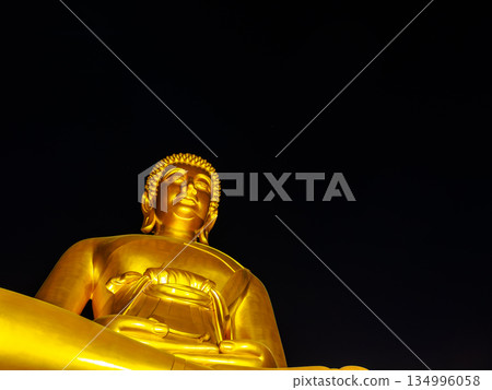 泰國曼谷帕南帕西查倫寺 (Wat Paknam Phasi Charoen) 大佛夜間照明 泰國曼谷帕南帕西查倫寺 (Wat Paknam Phasi Charoen) 大佛夜間照明 134996058