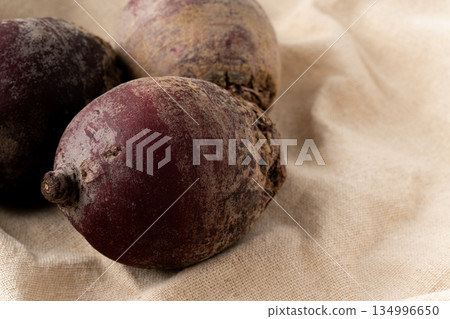 布上的甜菜根特寫 134996650