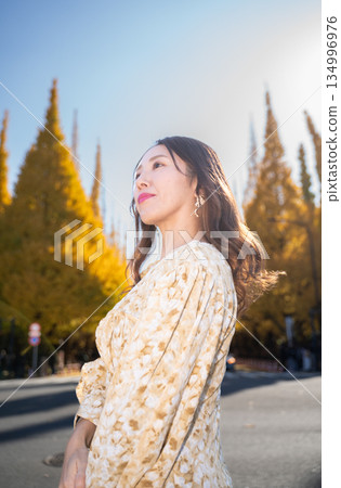 秋天的樹葉肖像 134996976