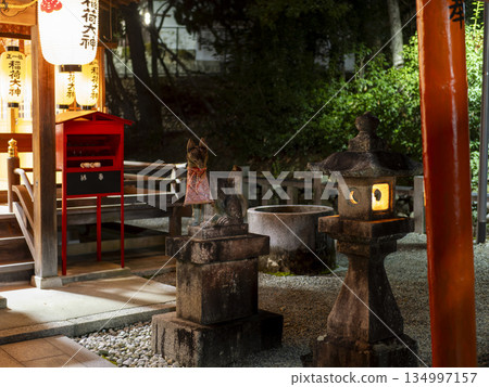 元旦當天,稻荷神社大門敞開。 元旦當天,稻荷神社大門敞開。 134997157