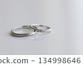 訂婚戒指和結婚戒指 訂婚戒指和結婚戒指 134998646