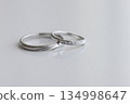 訂婚戒指和結婚戒指 訂婚戒指和結婚戒指 134998647