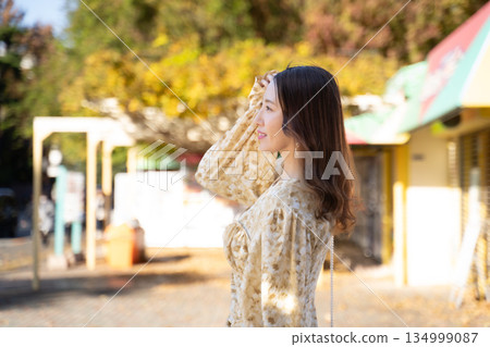 秋天的樹葉肖像 134999087