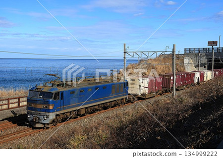 [JR Freight] The Sea of Japan and the EF510 Series 500 (Sea of Japan Hisui Line: Aomi to Oyashirazu) 134999222