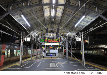 夜幕下的岡山月台 135000020