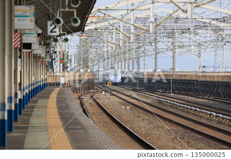 Sanyo Shinkansen Shin-Kurashiki Station platform and premises 135000025