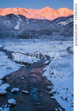 Hakuba Sanzan and Matsukawa River (photographed from Hakuba Bridge) Hakuba Sanzan and Matsukawa River (photographed from Hakuba Bridge) 135001914