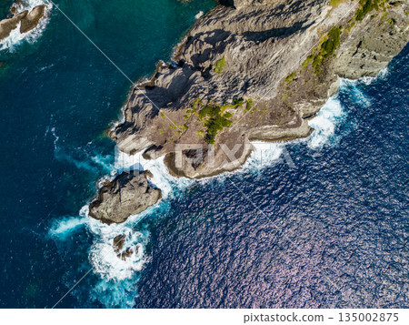 Drone shot of Hirizo Beach. Daikon Island, Aiai Cape, and numerous rocky shores are also visible. Hirizo Beach, Nakagi, Minamiizu Town, Izu Peninsula, Shizuoka Prefecture Drone shot of Hirizo Beach. Daikon Island, Aiai Cape, and numerous rocky shores are also visible. Hirizo Beach, Nakagi, Minamiizu Town, Izu Peninsula, Shizuoka Prefecture 135002875