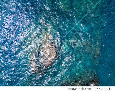 Drone shot of Hirizo Beach. Daikon Island, Aiai Cape, and numerous rocky shores are also visible. Hirizo Beach, Nakagi, Minamiizu Town, Izu Peninsula, Shizuoka Prefecture 135002910