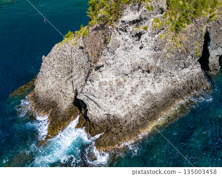 Drone shot of Hirizo Beach. Daikon Island, Aiai Cape, and numerous rocky shores are also visible. Hirizo Beach, Nakagi, Minamiizu Town, Izu Peninsula, Shizuoka Prefecture Drone shot of Hirizo Beach. Daikon Island, Aiai Cape, and numerous rocky shores are also visible. Hirizo Beach, Nakagi, Minamiizu Town, Izu Peninsula, Shizuoka Prefecture 135003458