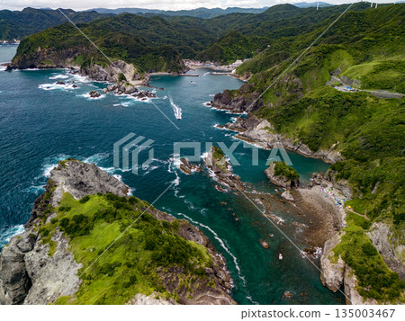 Drone shot of Hirizo Beach. Daikon Island, Aiai Cape, and numerous rocky shores are also visible. Hirizo Beach, Nakagi, Minamiizu Town, Izu Peninsula, Shizuoka Prefecture 135003467