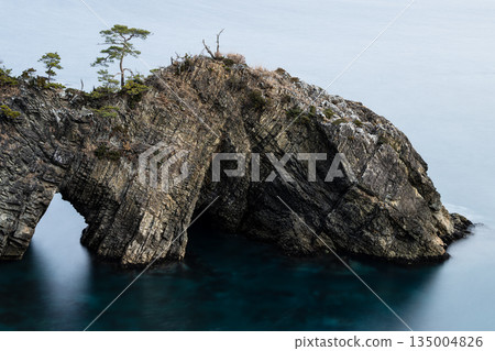 岩手縣五石海岸的穴尖磯海灘 135004826