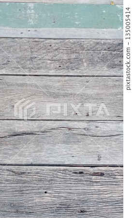 broken egg in grass 135005414