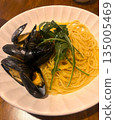 Mussel pasta 135005469