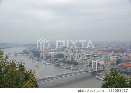 Hungary: View of the Danube River and Elizabeth Bridge from Gellert Hill (cloudy day) 135005987
