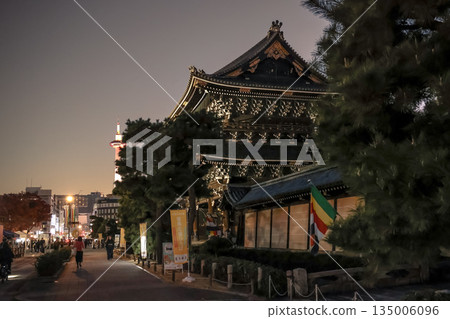 Nov 23 2025 Historic Higashi Hongan ji Temple in Kyoto Japan Nov 23 2025 Historic Higashi Hongan ji Temple in Kyoto Japan 135006096