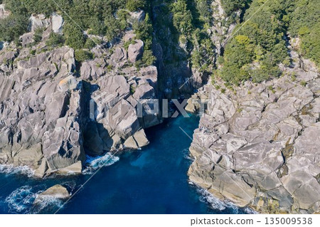 The blue sea of Ohai Inlet in Mie Prefecture The blue sea of Ohai Inlet in Mie Prefecture 135009538