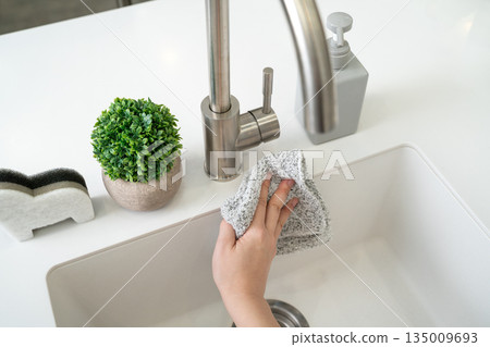 廚房 流理臺 水龍頭 清潔 乾淨 大掃除 clean sink faucet クリーナー 135009693