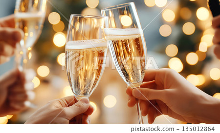 Cheers with sparkling wine at a festive celebration 135012864