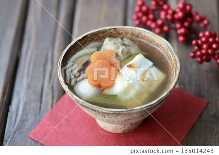 Japanese New Year's dish: Ozoni with grilled square rice cakes Japanese New Year's dish: Ozoni with grilled square rice cakes 135014243
