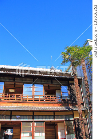 從愛知縣名古屋市文化之路眺望豐田佐助故居。 135016252