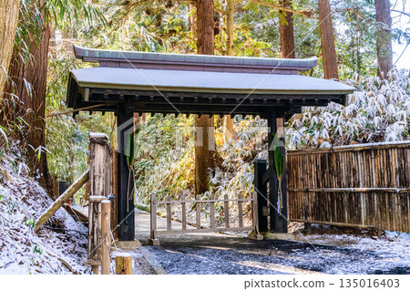 Walking through snowy Hiraizumi 135016403