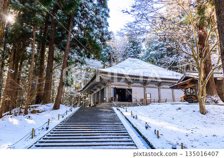 漫步在白雪皚皚的平泉 漫步在白雪皚皚的平泉 135016407