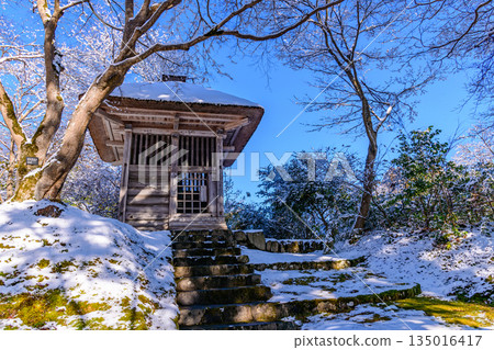 漫步在白雪皚皚的平泉 135016417