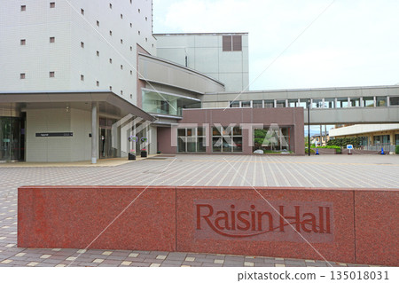 Scenery of the Raisin Hall in Shiojiri City, Nagano Prefecture 135018031
