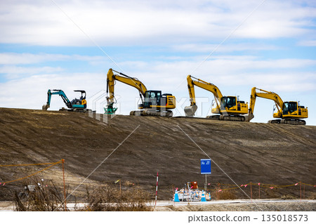 Saitama City, Saitama Prefecture, Arakawa River Reservoir Construction, Heavy Equipment Excavator 135018573