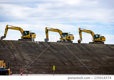 Saitama City, Saitama Prefecture, Arakawa River Reservoir Construction, Heavy Equipment Excavator 135018574