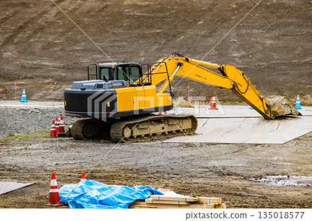 Saitama City, Saitama Prefecture, Arakawa River Reservoir Construction, Heavy Equipment Excavator Saitama City, Saitama Prefecture, Arakawa River Reservoir Construction, Heavy Equipment Excavator 135018577