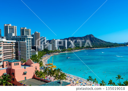 Waikiki Beach and Diamond Head Waikiki Beach and Diamond Head 135019018