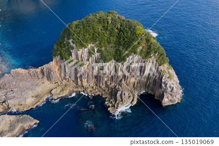 Tategasaki columnar joints and the sea of Kumano 135019069