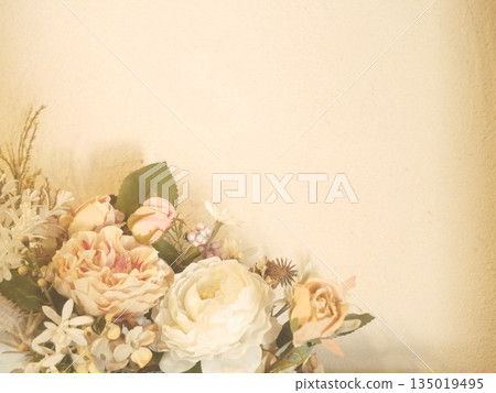 Pale rose flower arrangement Pale rose flower arrangement 135019495